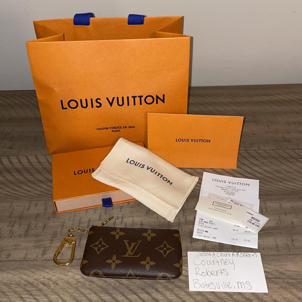 Louis Vuitton Key Pouch M62650 / Card Holder Wallet with chain and clasp
